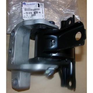 ATTACHE DE LEVAGE MOTEUR