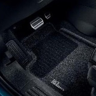 JEU DE TAPIS EN FORME AVANT ET ARRIERE