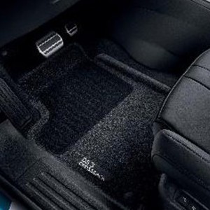 JEU DE TAPIS EN FORME AVANT