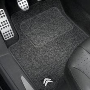 JEU DE TAPIS MOQUETTE AIGUILLETEE AVANT ET ARRIERE C3
