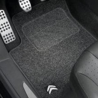 JEU DE TAPIS MOQUETTE AIGUILLETEE AVANT ET ARRIERE C3