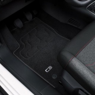 JEU DE TAPIS MOQUETTE AIGUILLETEE AVANT ET ARRIERE