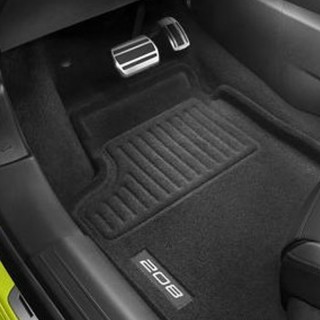 JEU DE TAPIS EN FORME AVANT