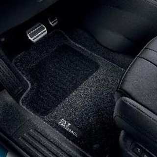 JEU DE TAPIS MOQUETTE AIGUILLETEE AVANT