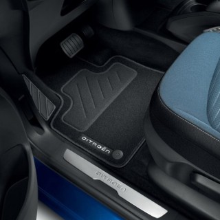 JEU DE TAPIS MOQUETTE AIGUILLETEE AVANT