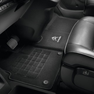 TAPIS MONOBLOC AVANT MOQUETTE AIGUILLETEE