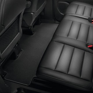 TAPIS MONOBLOC RANG 2 EN MOQUETTE AIGUILLETEE