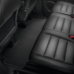 TAPIS MONOBLOC RANG 3 EN MOQUETTE AIGUILLETEE