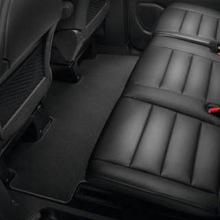 TAPIS MONOBLOC RANG 3 EN MOQUETTE AIGUILLETEE