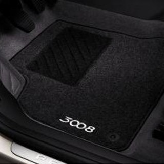 JEU DE TAPIS MOQUETTE AIGUILLETEE AVANT