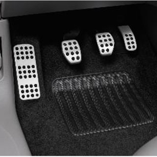 KIT PEDALES ET REPOSE PIED ALUMINIUM POUR VEHICULE AVEC BVM